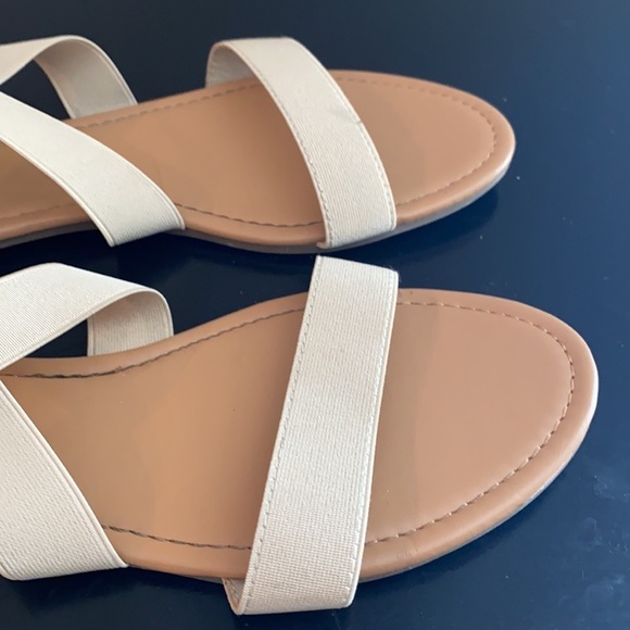 Cushion Walk By Avon Cream Elastic Strap Sandals Size 10 - Picture 2 of 7